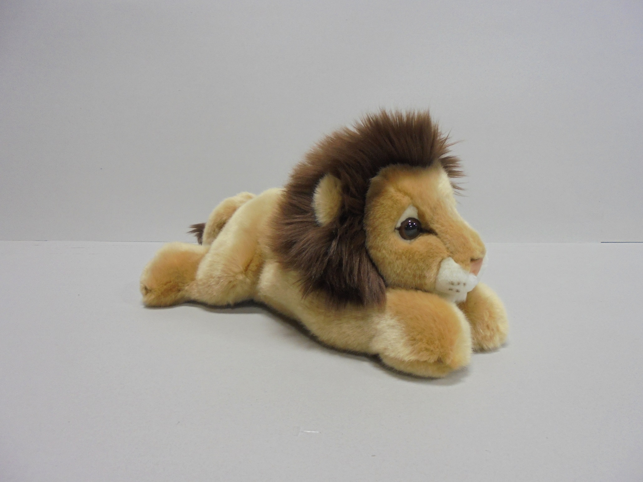 30cm Lying Male Lion - Click Image to Close
